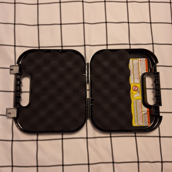 Glock Hard Shell Case - Picture 3 of 3
